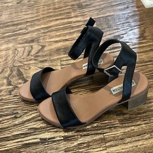 Steve Madden black leather sandals. Women’s Size 8